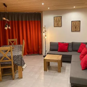 Myhome - Genepis 36 - Super T4 8 Pax Skis Aux Pieds - Val Claret Appartement